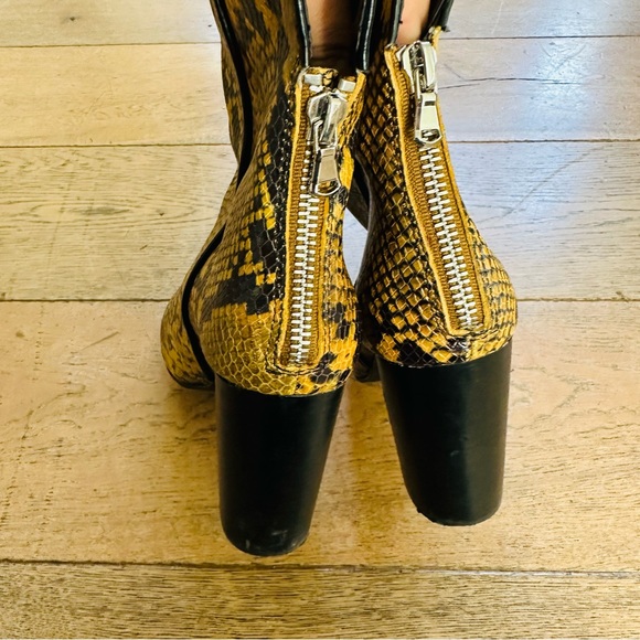 AQUA Womens Yellow Snake Print Soren Round Toe Block Heel Leather Booties 9.5 - Picture 8 of 8
